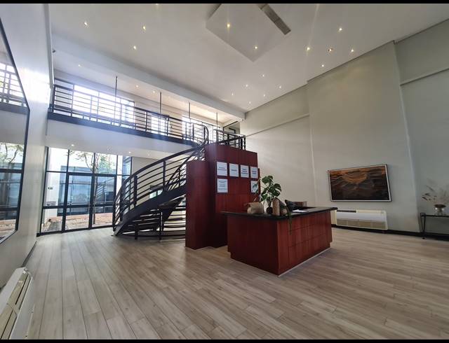 1,691M² OFFICE FOR SALE IN BRYANSTON